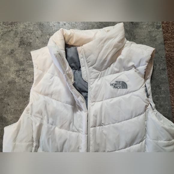 The North Face puffer vest - Picture 3 of 6